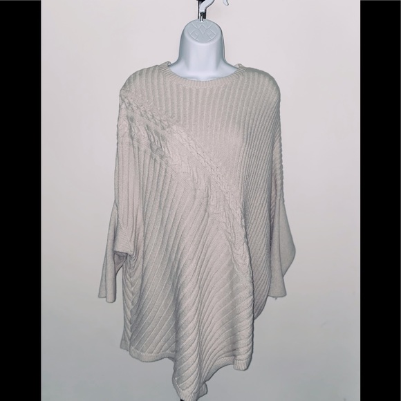 Simply Vera Vera Wang Sweaters - NWOT, Simply Vera Vera Wang Putty Poncho S/M